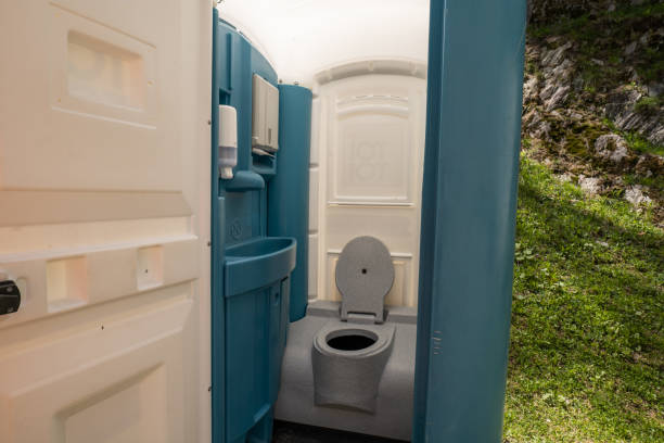 Best Deluxe Portable Toilet Rental  in Spring Valley Lake, CA